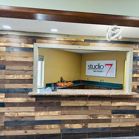 Studio 7 On Main West Fargo المظهر الخارجي الصورة