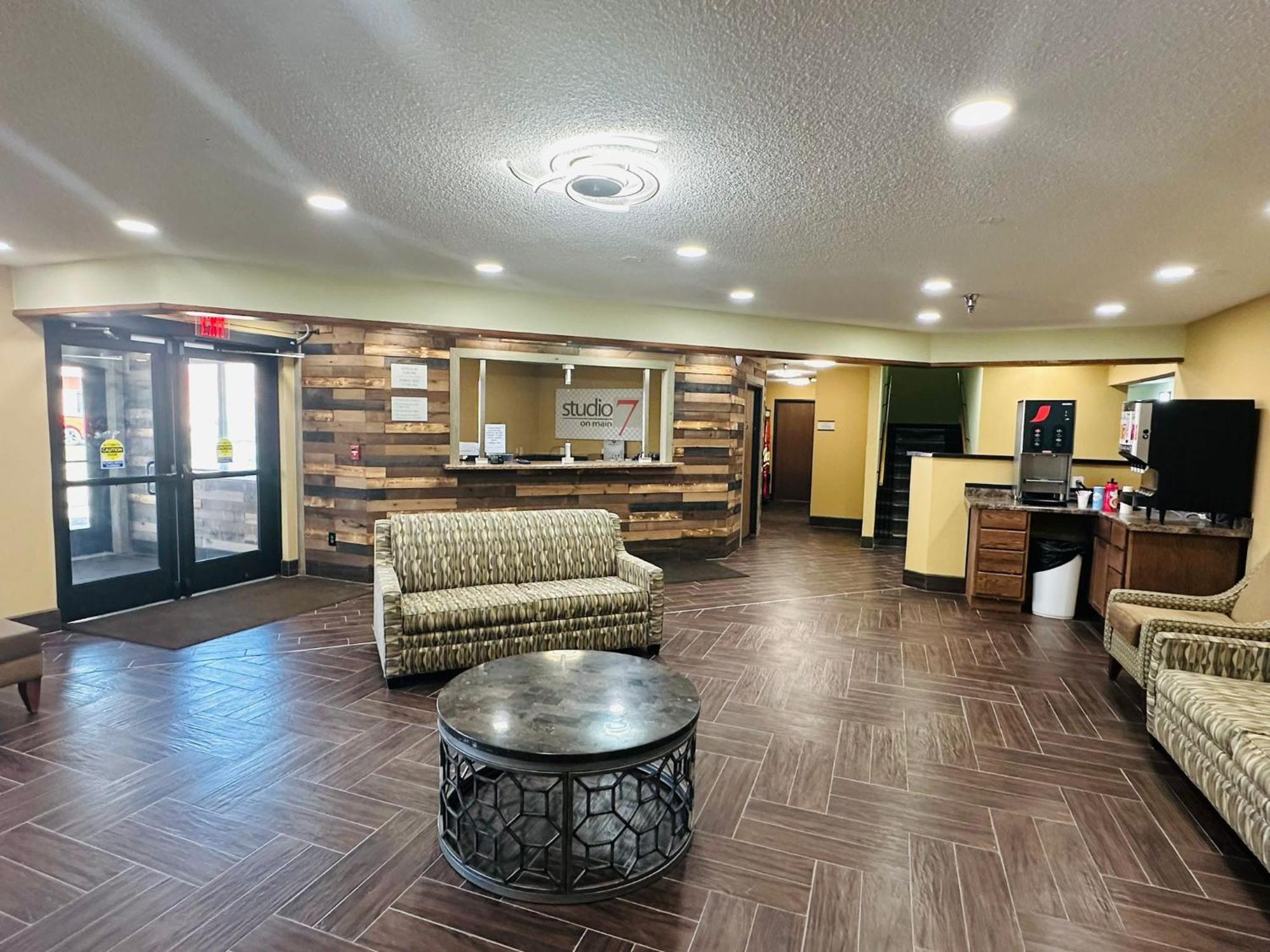 Studio 7 On Main West Fargo المظهر الخارجي الصورة